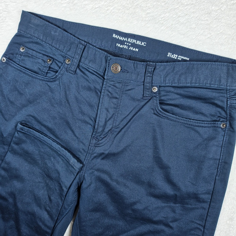 NEW Banana Republic Travel Jean Mens 31x32 Navy Athletic Fit S/599223